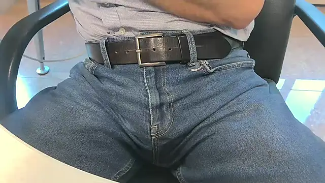 alessandroman2114 online show from April 2026 04:21:01 PM