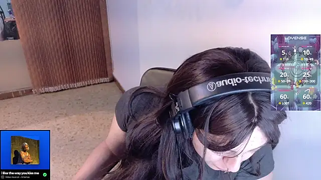 Eli666uwu online show from October 2025 03:42:01 PM