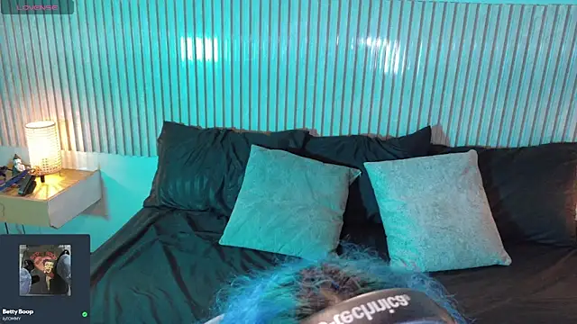 Eli666uwu online show from December 2025 12:12:02 PM