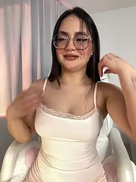 Snapshot of montmariana chatting on February 2025 03:56:02 AM montmariana online show from February 2025 03:56:02 AM