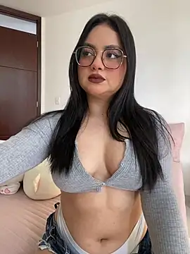 Snapshot of montmariana chatting on May 2026 04:23:02 PM montmariana online show from May 2026 04:23:02 PM