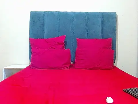 Snapshot of curvycloe1 chatting on May 2026 06:42:02 PM curvycloe1 online show from May 2026 06:42:02 PM