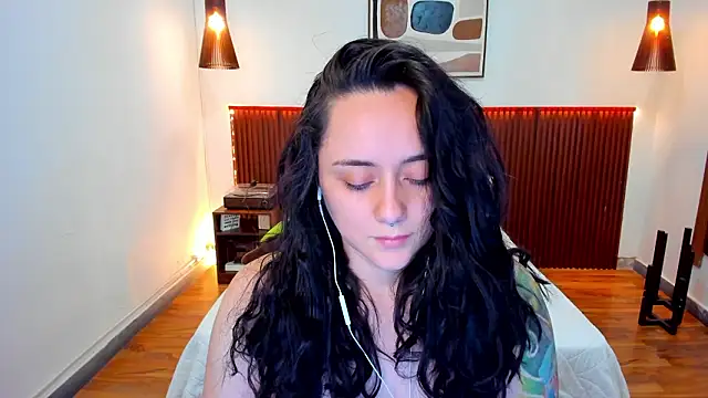 Snapshot of KatherineBond chatting on February 2026 08:29:02 PM KatherineBond online show from February 2026 08:29:02 PM