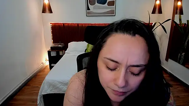 Snapshot of KatherineBond chatting on February 2026 07:18:01 PM KatherineBond online show from February 2026 07:18:01 PM