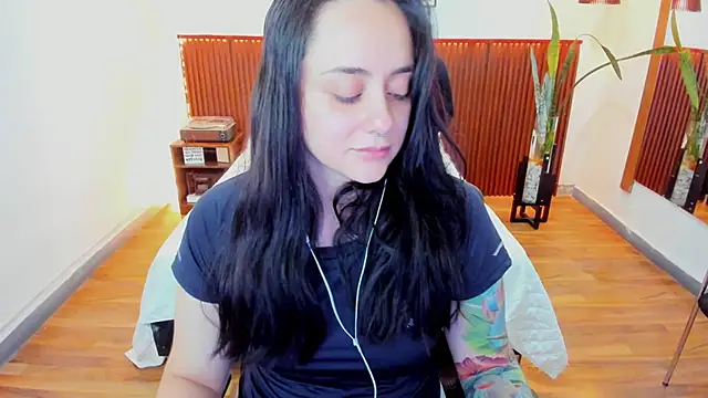 Snapshot of KatherineBond chatting on February 2026 06:26:02 PM KatherineBond online show from February 2026 06:26:02 PM