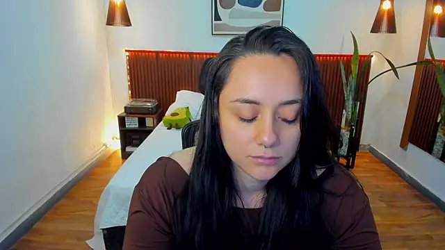 Snapshot of KatherineBond chatting on February 2026 06:36:01 PM KatherineBond online show from February 2026 06:36:01 PM