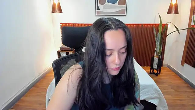 Snapshot of KatherineBond chatting on February 2026 06:08:02 PM KatherineBond online show from February 2026 06:08:02 PM