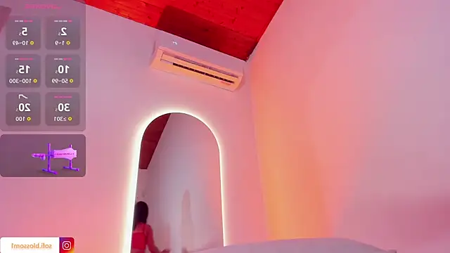 Sofi Blossom online show from November 2025 07:48:02 PM