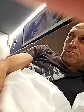 Snapshot of meateater1 chatting on December 2024 11:29:02 PM meateater1 online show from December 2024 11:29:02 PM