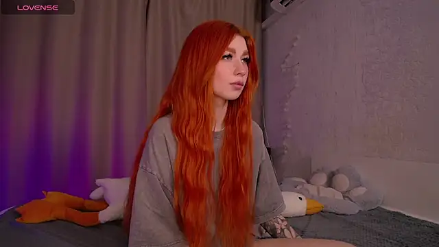 Snapshot of Evaa_Moonn_ chatting on December 2024 02:05:02 PM Evaa Moonn  online show from December 2024 02:05:02 PM