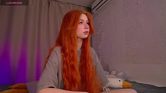 Snapshot of Evaa_Moonn_ chatting on March 2025 02:43:02 AM Evaa Moonn  online show from March 2025 02:43:02 AM