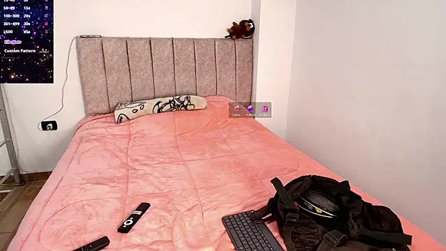 Snapshot of Venus_wilde chatting on November 2025 11:05:01 PM Venus wilde online show from November 2025 11:05:01 PM