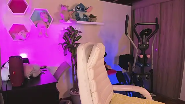 Snapshot of Nataliia_09 chatting on October 2025 03:08:02 PM Nataliia 09 online show from October 2025 03:08:02 PM