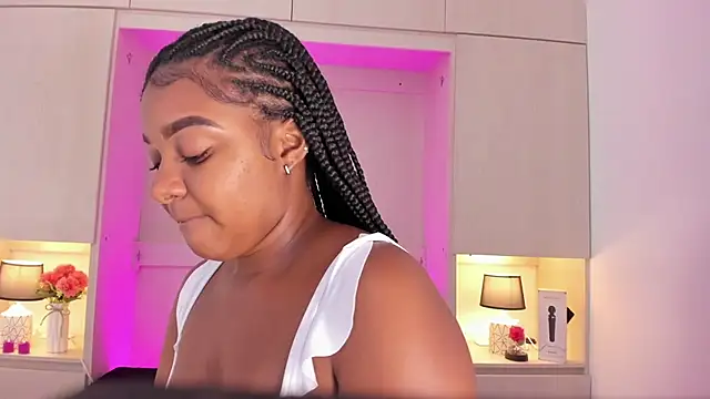 tamaraa smiith online show from February 2025 03:08:01 PM