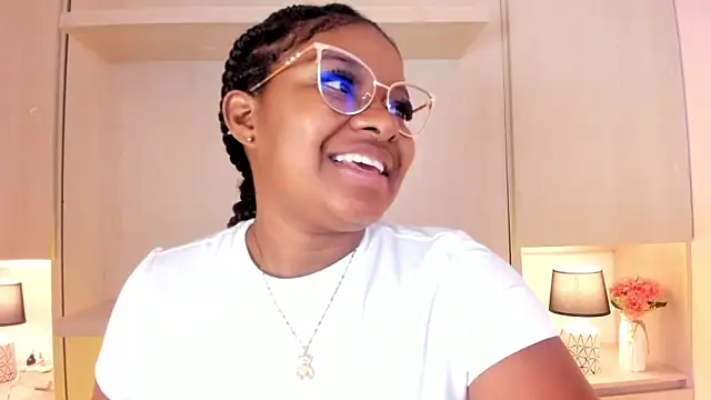 tamaraa smiith online show from November 2025 07:38:01 PM