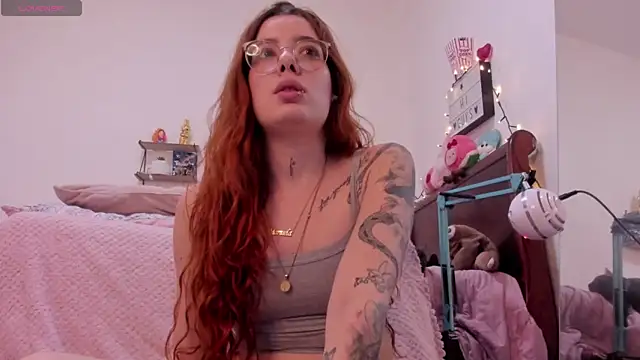 Snapshot of Manuela_monroe chatting on May 2026 09:44:02 PM Manuela monroe online show from May 2026 09:44:02 PM