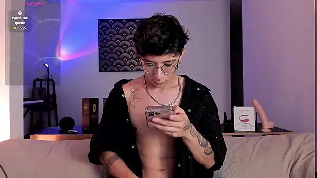 im  thomass online show from December 2025 02:42:02 AM