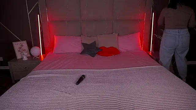 SusieWood online show from March 2026 08:57:02 PM