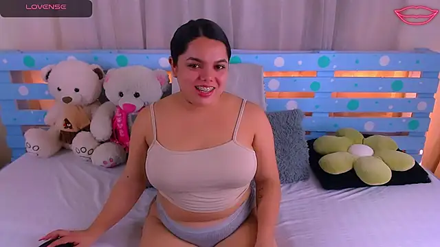 Snapshot of Sara-04 chatting on February 2025 02:38:01 AM Sara-04 online show from February 2025 02:38:01 AM