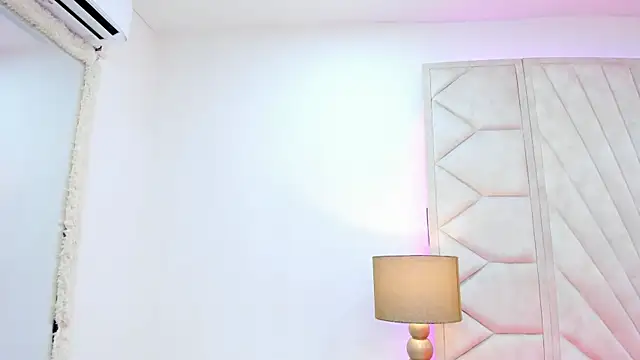 Derek and Skarlet online show from October 2025 04:06:02 PM