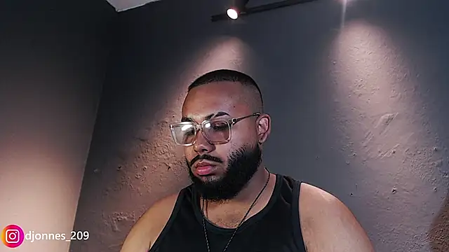 DilanJonnes  online show from March 2026 06:58:01 PM