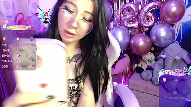 Snapshot of GamerCarrie chatting on May 2026 12:38:01 AM GamerCarrie online show from May 2026 12:38:01 AM