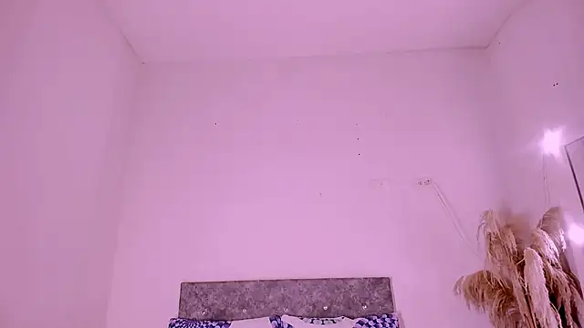 carolinemiller7 online show from May 2026 07:37:02 AM