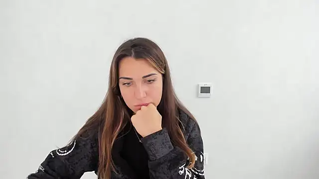 Summmmersky online show from November 2025 12:14:02 PM