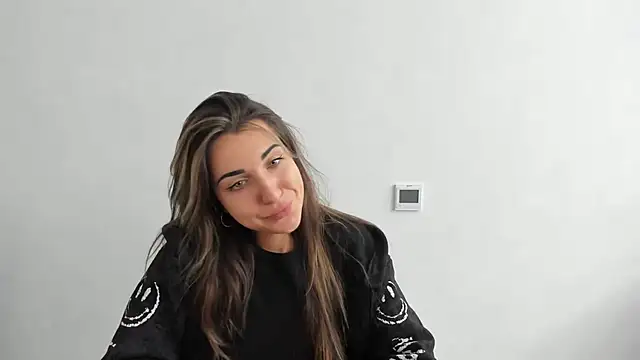 Summmmersky online show from November 2025 08:11:02 AM