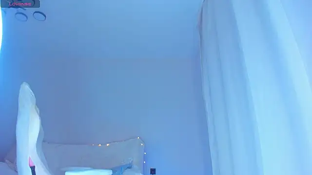 Snapshot of JennyWoody chatting on October 2025 02:23:02 AM JennyWoody online show from October 2025 02:23:02 AM