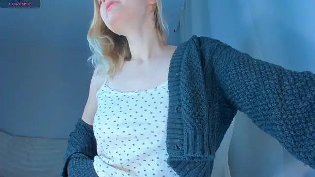 Snapshot of JennyWoody chatting on December 2025 02:16:01 AM JennyWoody online show from December 2025 02:16:01 AM