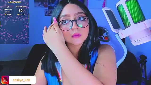 Snapshot of AnngelaSkye chatting on February 2026 06:39:02 AM AnngelaSkye online show from February 2026 06:39:02 AM