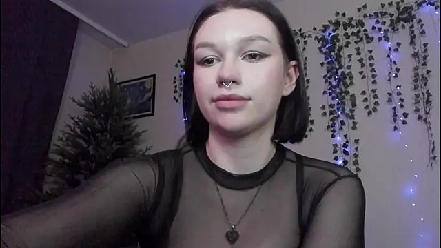 Snapshot of Emmy_m00n chatting on December 2024 11:41:02 AM Emmy m00n online show from December 2024 11:41:02 AM