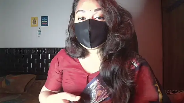 Most-Beautiful-Queen online show from December 2025 07:10:01 PM