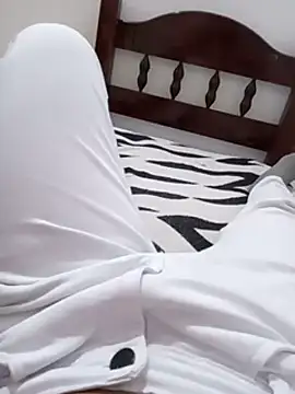 maikinhopL online show from January 2025 04:03:01 AM