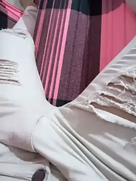 maikinhopL online show from March 2025 04:32:01 AM