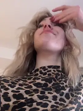 SerenaBennet online show from November 2025 07:57:01 AM