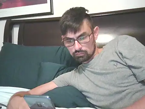 Snapshot of spence204011 chatting on November 2025 01:27:02 AM spence204011 online show from November 2025 01:27:02 AM