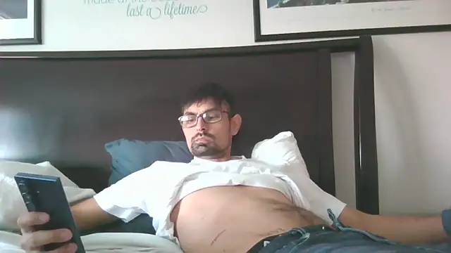 Snapshot of spence204011 chatting on February 2026 05:21:01 PM spence204011 online show from February 2026 05:21:01 PM