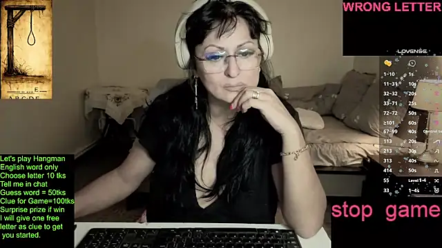 YourDreamLoverr online show from April 2026 10:42:02 PM