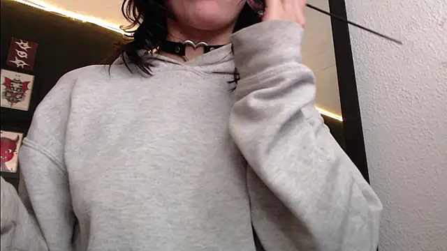 Snapshot of niakat_ chatting on December 2024 03:52:02 AM niakat online show from December 2024 03:52:02 AM