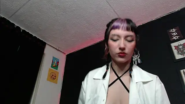 Snapshot of niakat_ chatting on January 2025 01:03:01 PM niakat online show from January 2025 01:03:01 PM