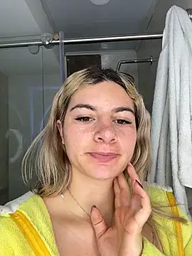 AtheneaRossi online show from March 2026 10:10:02 AM