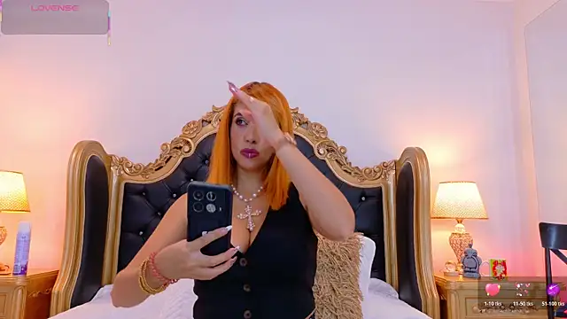 AdelinaVans online show from November 2025 12:33:01 PM