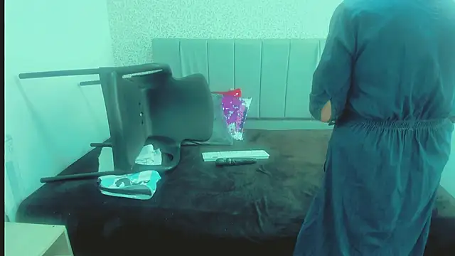 ScarletHoot  online show from January 2025 06:02:01 PM