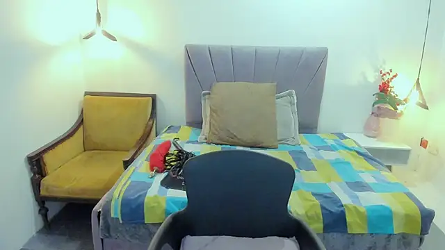ScarletHoot  online show from June 2026 11:03:02 AM