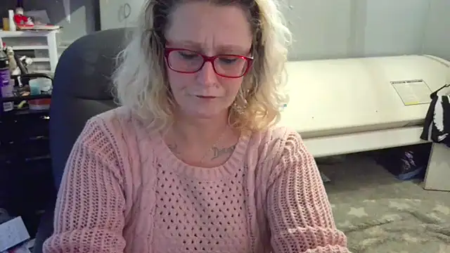 Lisalovely6981 online show from February 2025 07:17:01 PM