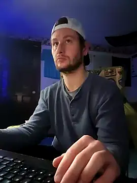 Snapshot of Seymour93 chatting on December 2024 01:28:01 PM Seymour93 online show from December 2024 01:28:01 PM