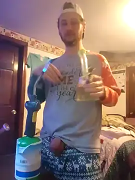 Snapshot of Seymour93 chatting on December 2024 01:25:01 PM Seymour93 online show from December 2024 01:25:01 PM