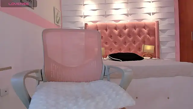 Snapshot of mhelissaw chatting on January 2025 09:54:02 AM mhelissaw online show from January 2025 09:54:02 AM